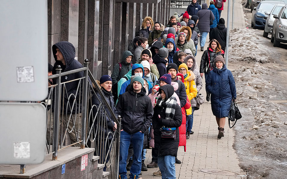 η-ρωσική-οικονομία-δεν-θα-αντέξει-τις-κ-561744346