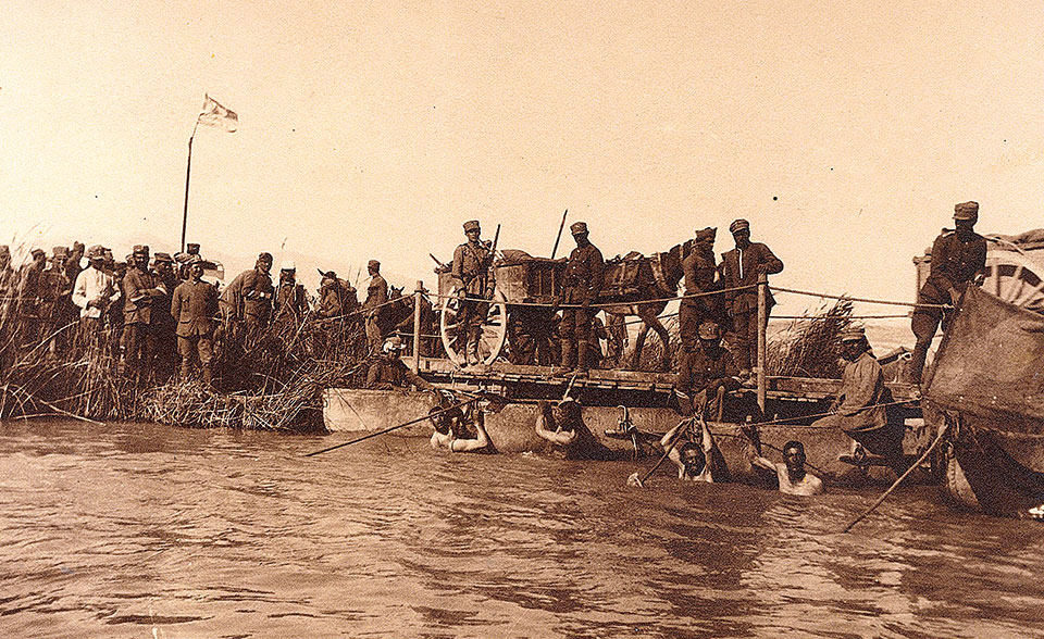 Το μέτωπο της Μικράς Ασίας και ο Β΄ Παγκόσμιος Πόλεμος σε σπάνιες φωτογραφίες-3