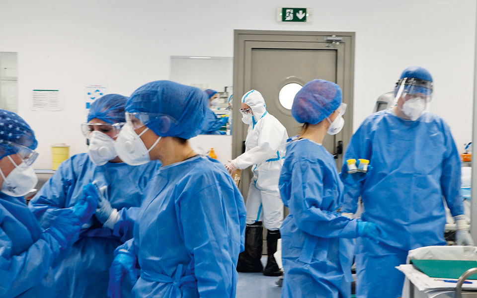 Κορωνοϊός: Με… μέτρο θα πέσουν οι μάσκες εντός κλειστών χώρων-1