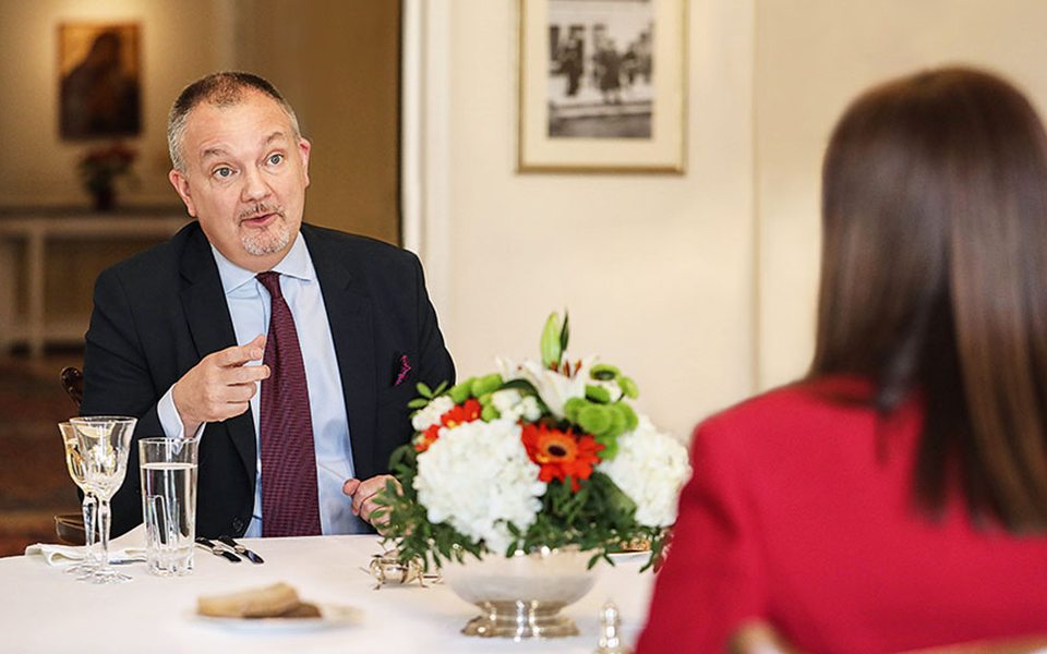 Μάθιου Λοτζ: Δεν πρέπει να επιτύχει ο Πούτιν-1