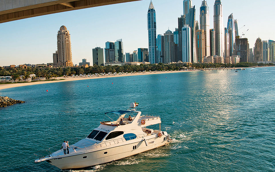 στο-ντουμπάι-βρήκαν-καταφύγιο-οι-φίλο-561757351