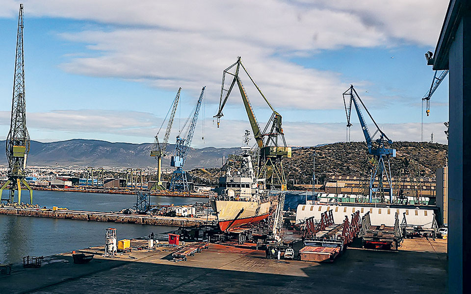 ναυπηγεία-σκαραμαγκά-έως-τα-τέλη-ιουν-561759757