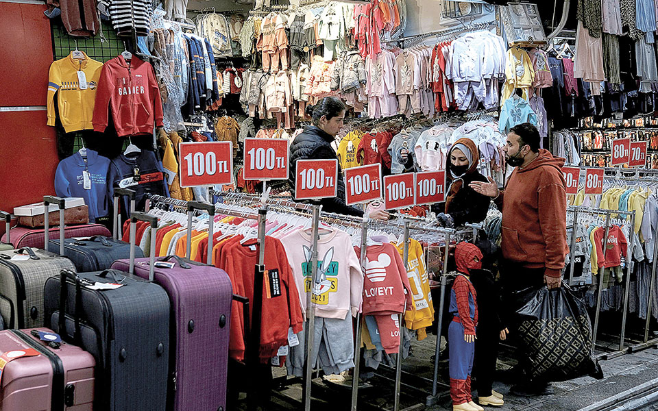 τουρκία-βαριά-η-σκιά-του-ρωσοουκρανικ-561766468