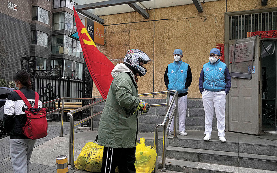 κορωνοϊός-ανησυχία-για-την-έξαρση-νέω-561768055