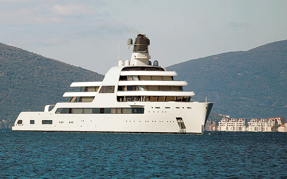 στο-κυνήγι-των-γιοτ-ρώσων-κροίσων-561768193