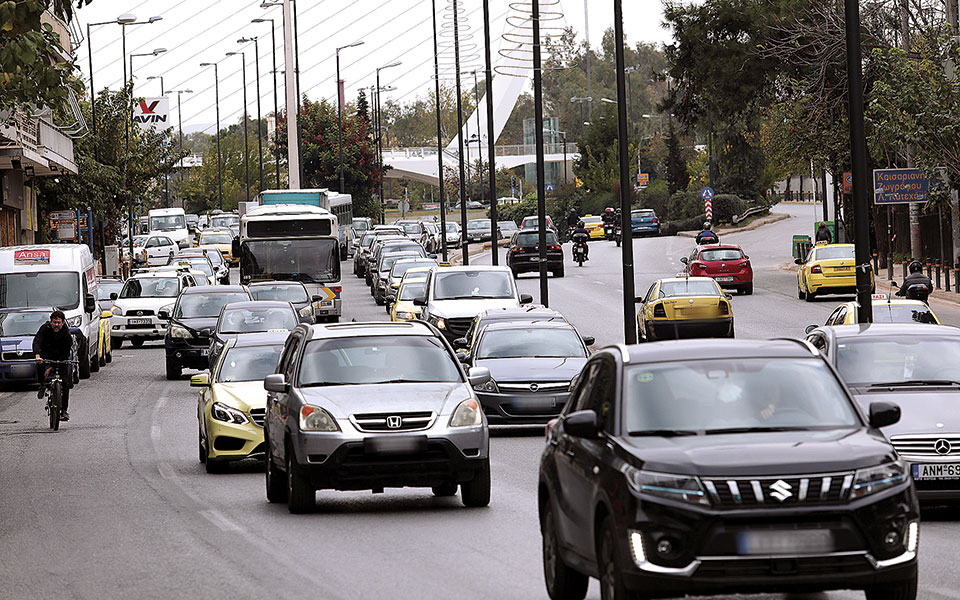 μείωση-της-κίνησης-στην-αττική-561768034