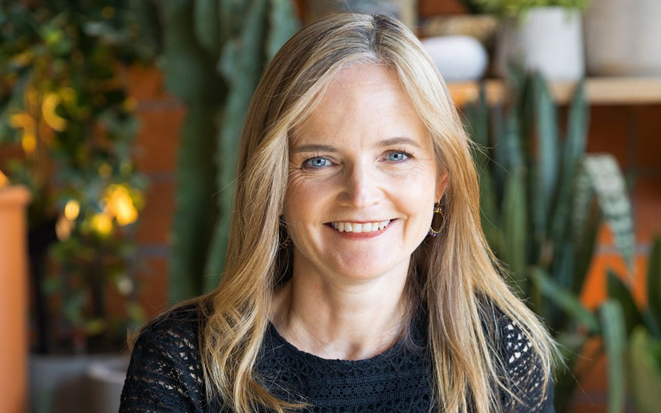 η-ceo-της-visa-europe-στην-κ-η-visa-δείχνει-τους-κα-561770953