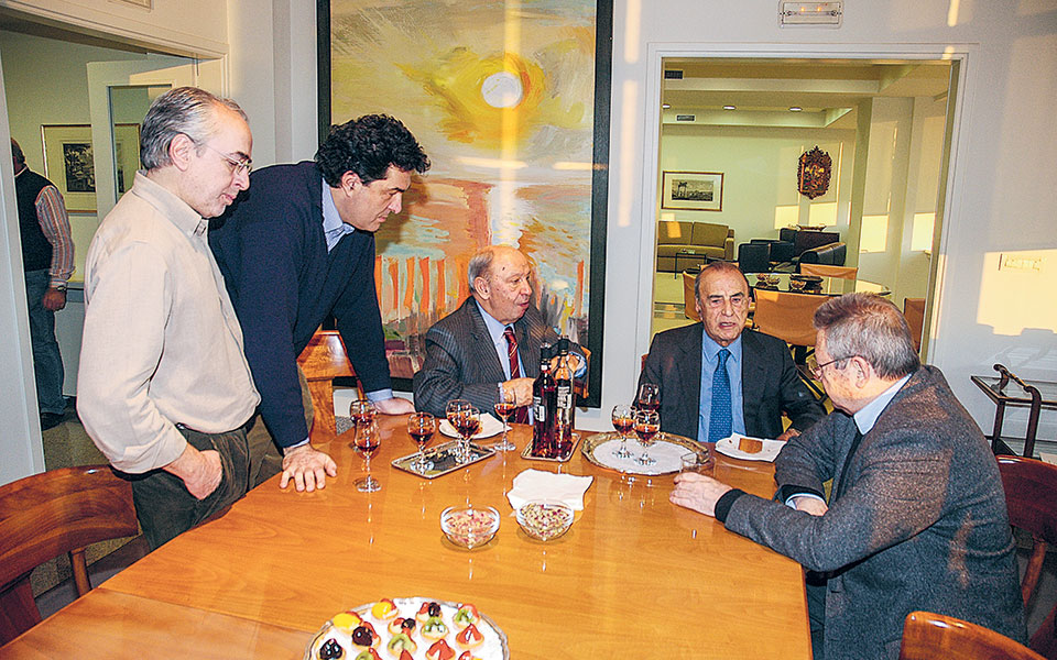 νίκος-νικολάου-ήξερε-πάντα-να-εμπνέει-561773830