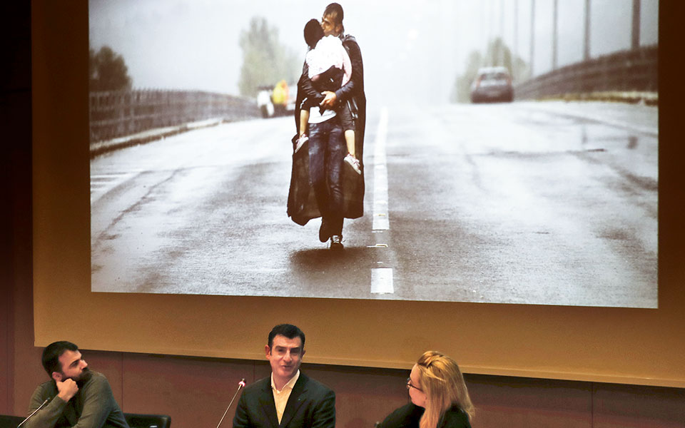 γιάννης-μπεχράκης-η-αλήθεια-της-φωτογ-561775825