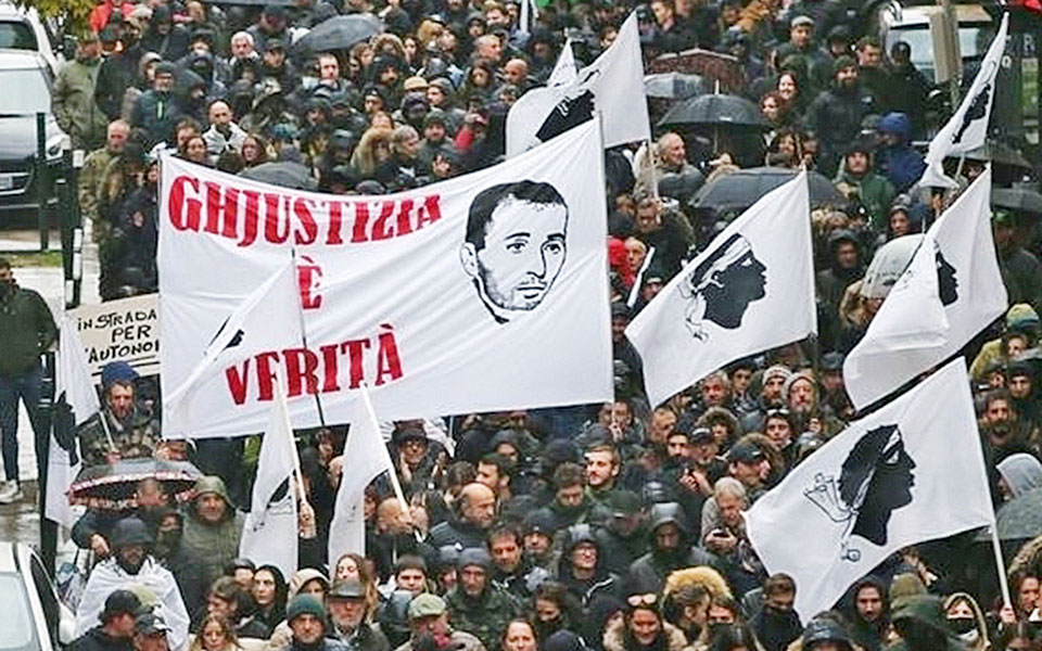 γαλλία-ο-μακρόν-ζητεί-να-ηρεμήσουν-οι-κ-561775546