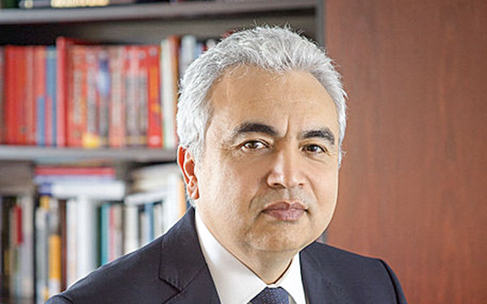 ο-διευθυντής-της-ιεα-στην-κ-αν-η-ευρώ-561780688