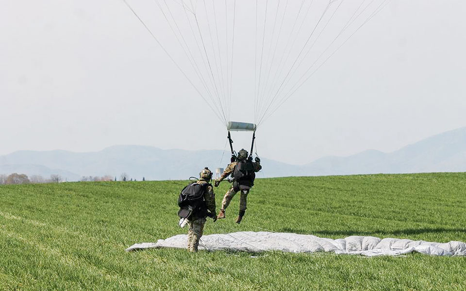 ασκήσεις-με-παρουσία-των-σαρλ-ντε-γκω-561785029