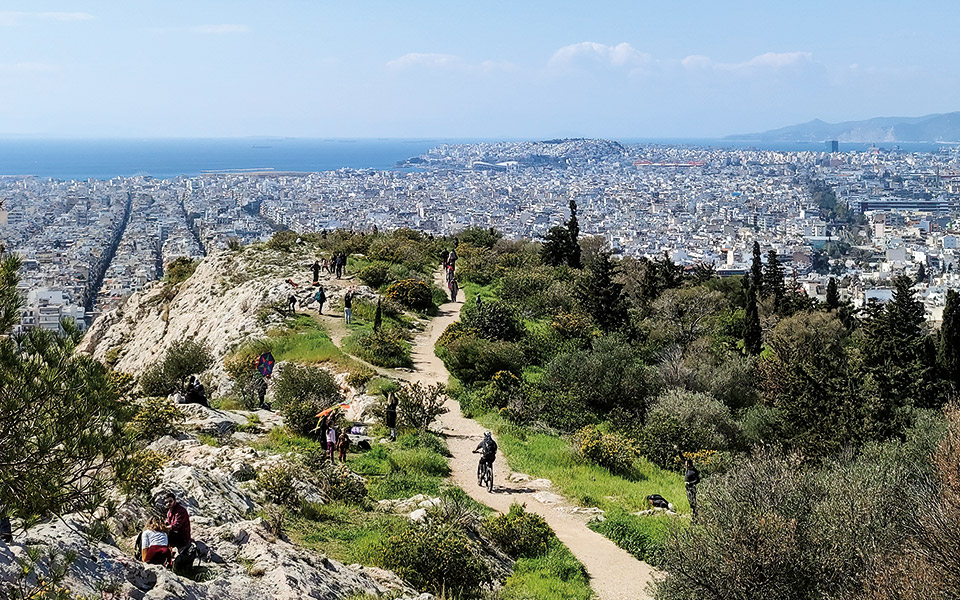 από-πόλη-σε-πόλη-οι-χαρταετοί-της-αθήνα-561762844