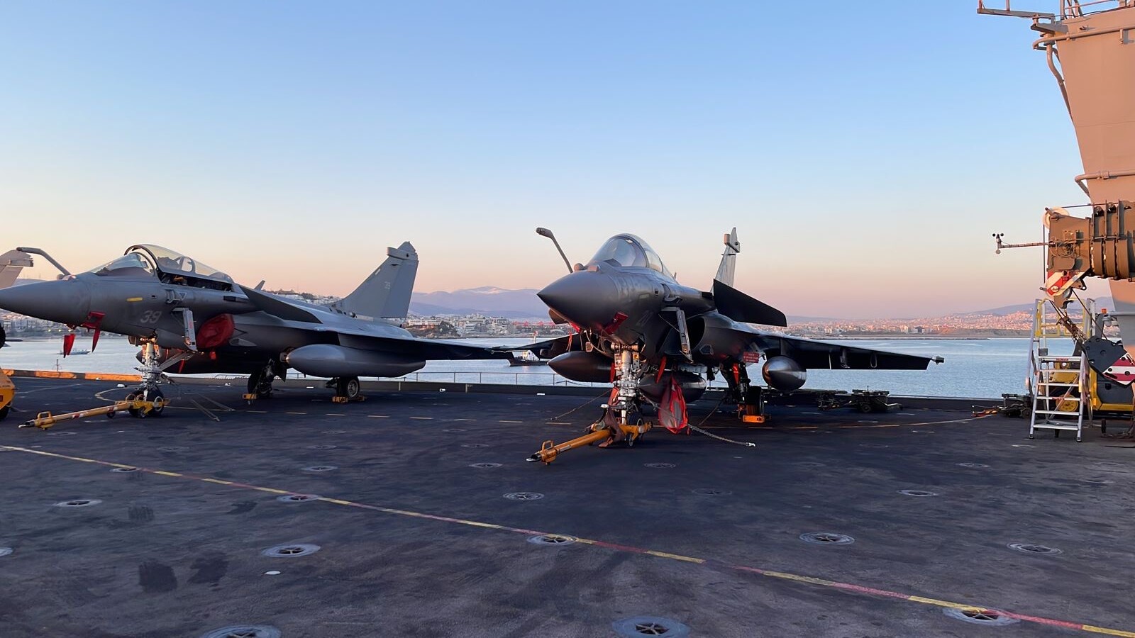 Η «Κ» στο αεροπλανοφόρο Σαρλ ντε Γκωλ (βίντεο, φωτογραφίες)-1