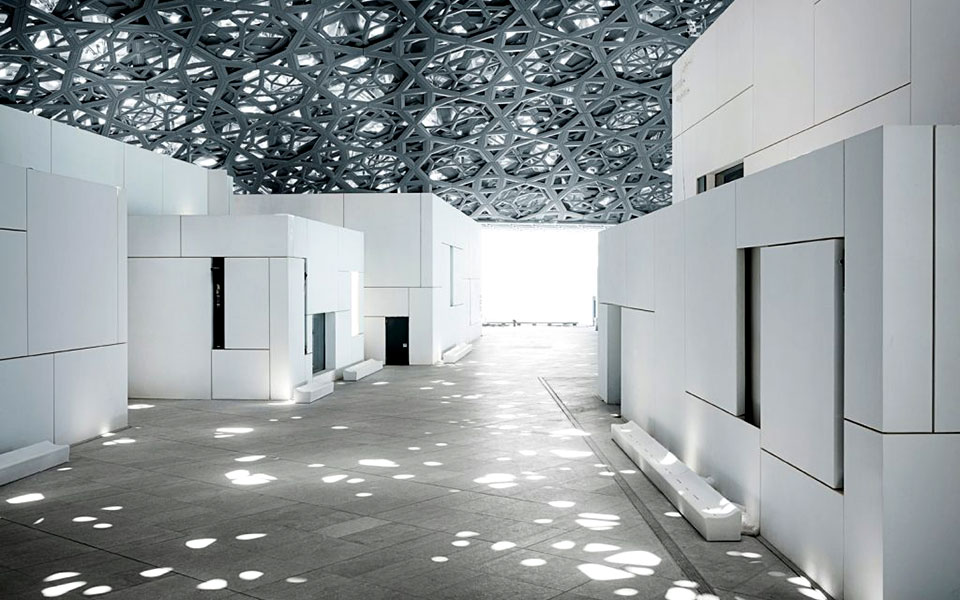 ιστορίες-σε-χαρτί-έκθεση-στο-louvre-abu-dhabi-561777265