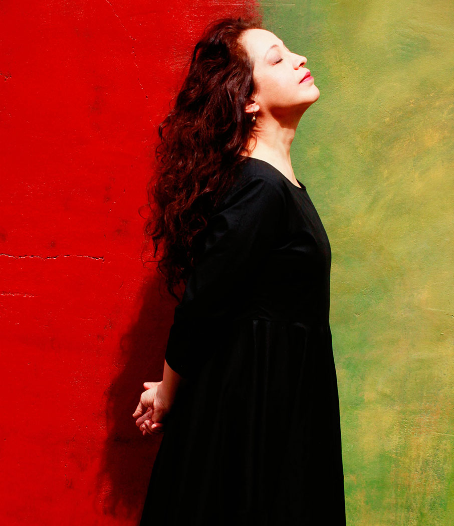 Perla Batalla: Αφιέρωμα στον Leonard Cohen στο Θέατρο Παλλάς-1