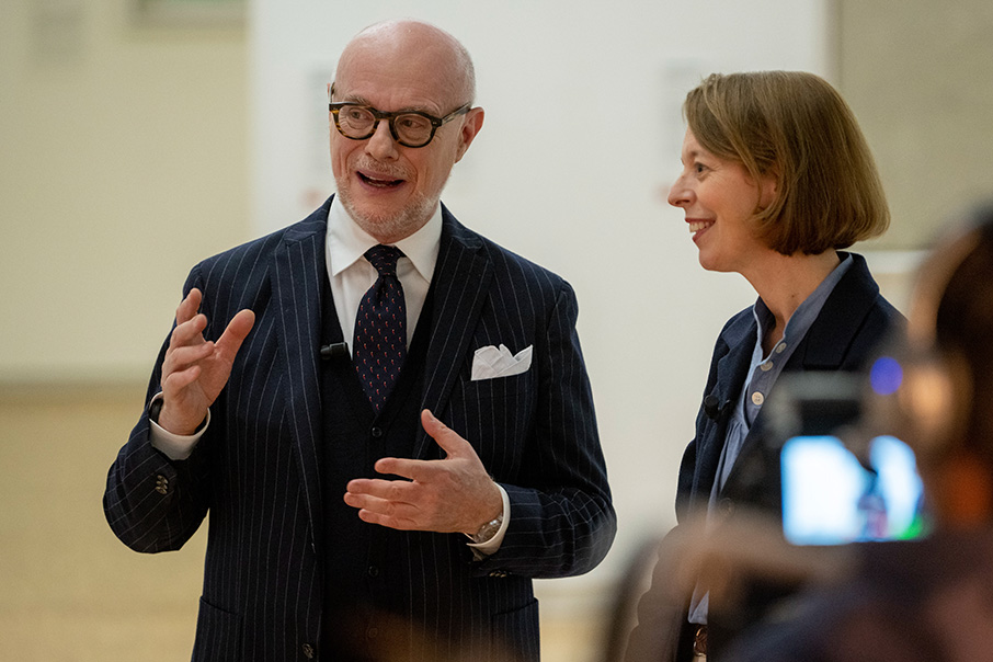 Έξι κορυφαία έργα τέχνης του Centre Pompidou έγιναν ρολόγια από την Swatch-2