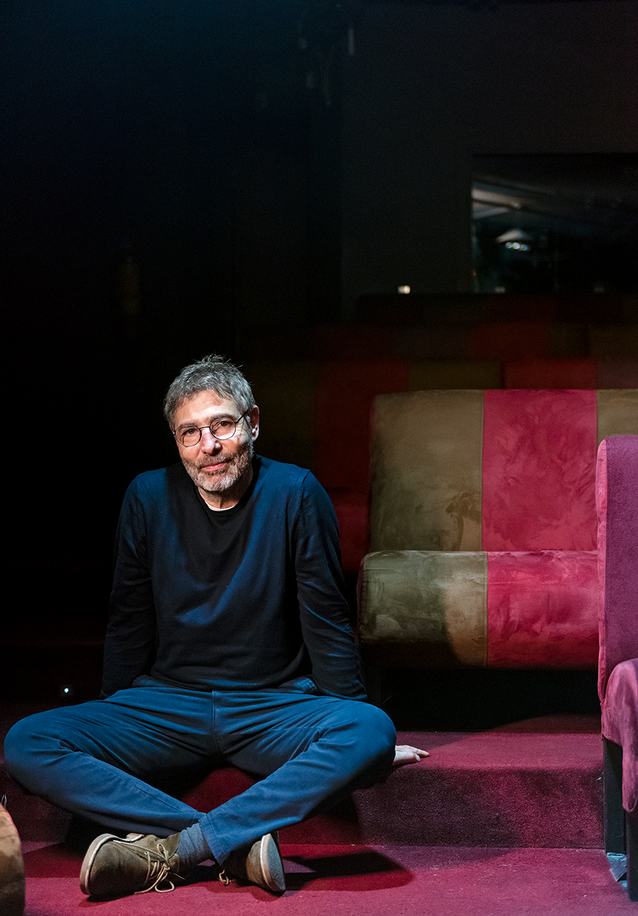 Θοδωρής Αθερίδης: «H ζωή μας έχει γίνει σαν σειρά στο Netflix»-1