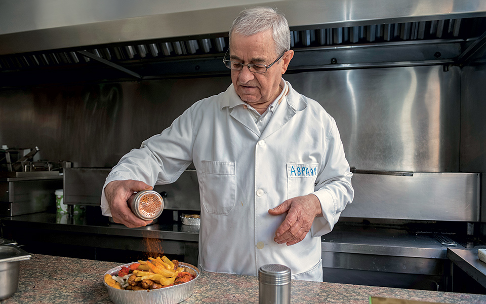 Πέντε στάσεις για φαγητό στη Δραπετσώνα-3