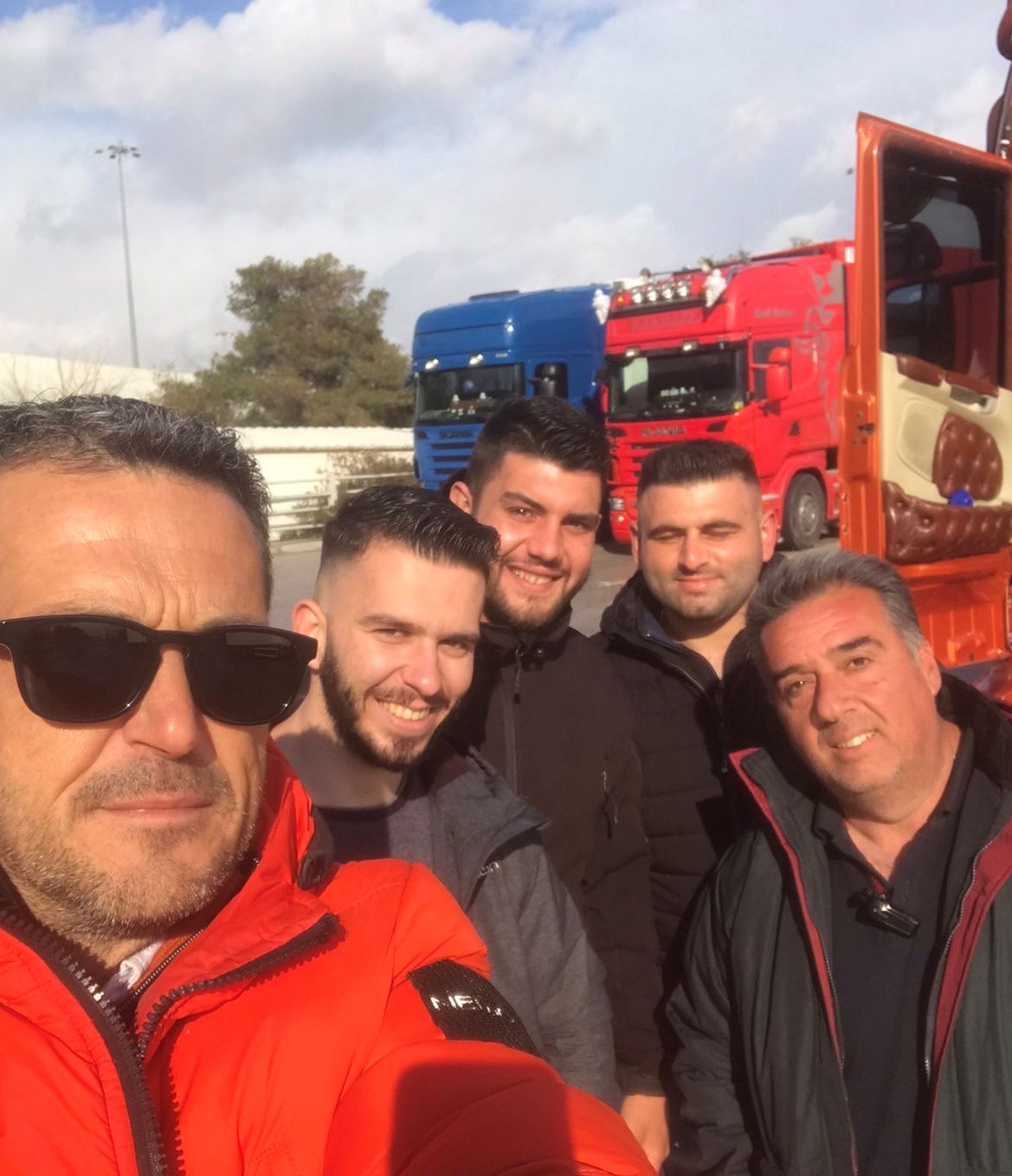 ολοι-μαζί-μπορούμε-και-βοηθήσαμε-το-561769756