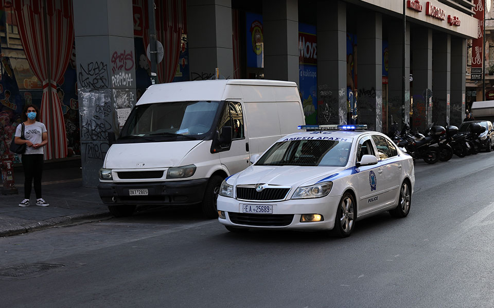 βέροια-παρουσιάζονταν-ως-γιατροί-ή-ασ-561760153