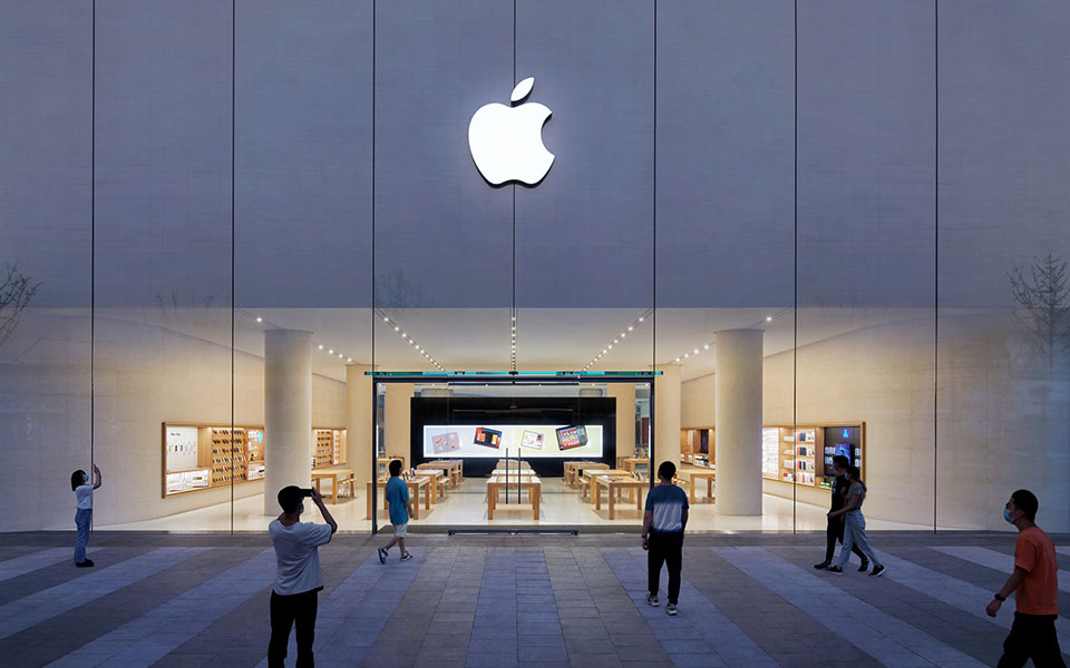 πόλεμος-στην-ουκρανία-η-apple-σταματά-να-πο-561744211