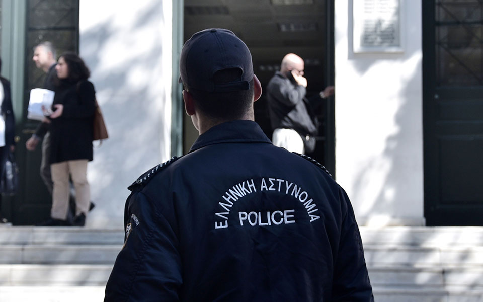 υπόθεση-εκβίασης-από-αστυνομικό-ο-τά-561777727