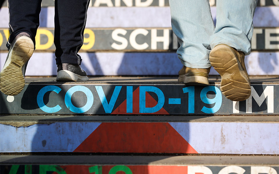 κορωνοϊός-αυστρία-πάνω-από-50-000-μολύνσ-561765523