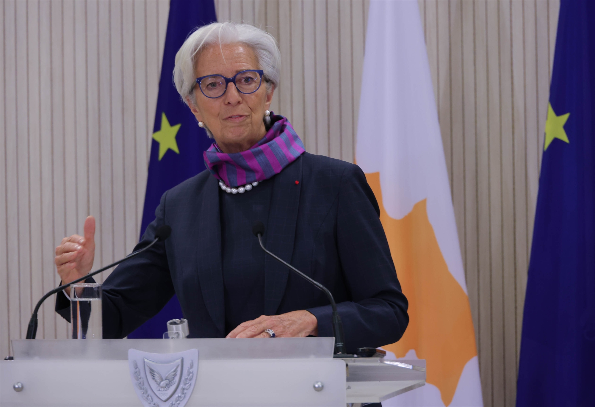 ισχυρές-πιέσεις-στα-ομόλογα-561786628