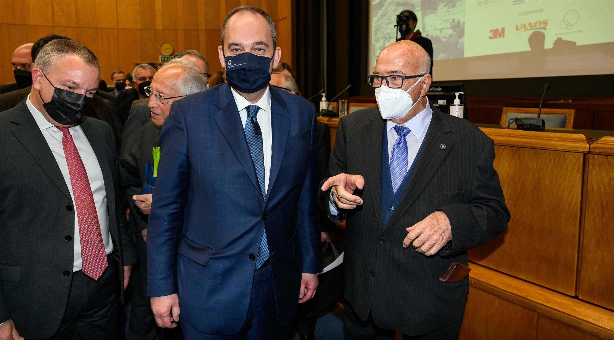 το-ιστορικό-περιοδικό-ναυτικά-χρονι-561779350