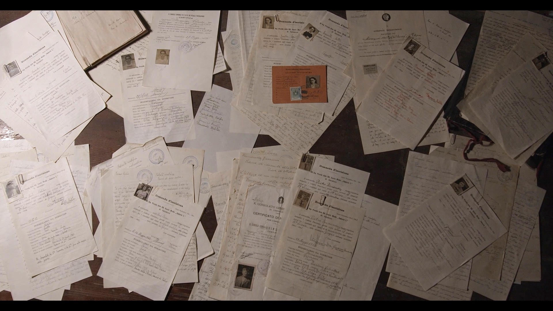 ο-αλμπέρτο-περιμένει-το-ποδήλατό-του-561759697