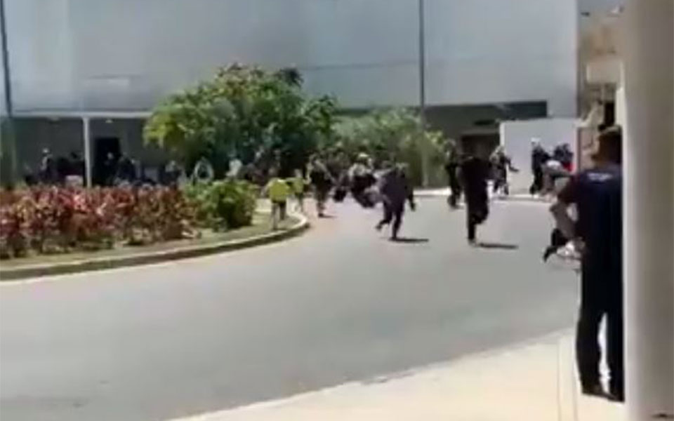 μεξικό-έκρηξη-στο-αεροδρόμιο-του-κανκ-561782356