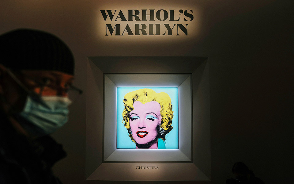 στο-σφυρί-πορτρέτο-της-μέριλιν-από-τ-561773860