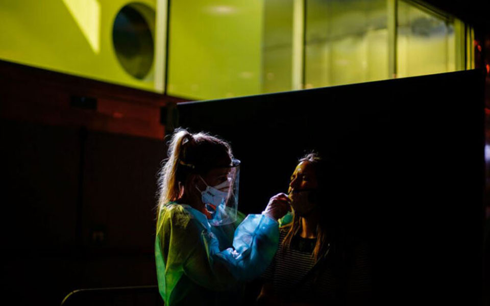 κορωνοϊός-16-558-νέα-κρούσματα-56-θάνατοι-341-δ-561780712