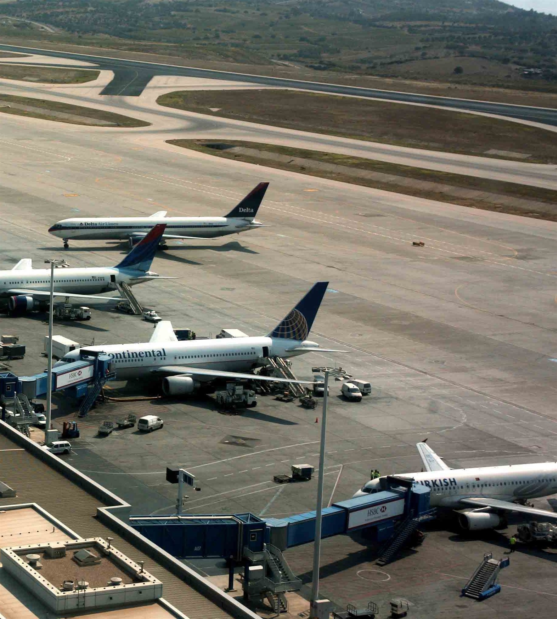 στα-επίπεδα-του-2019-επανέρχονται-οι-πτήσ-561782995