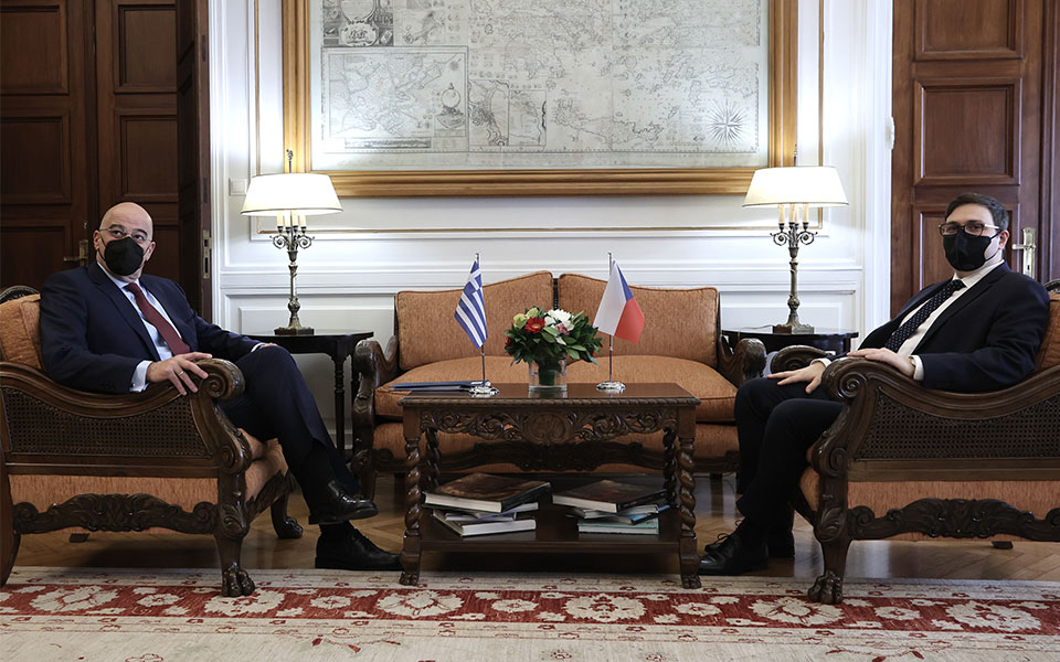 δένδιας-καταβάλλουμε-κάθε-δυνατή-προ-561746470