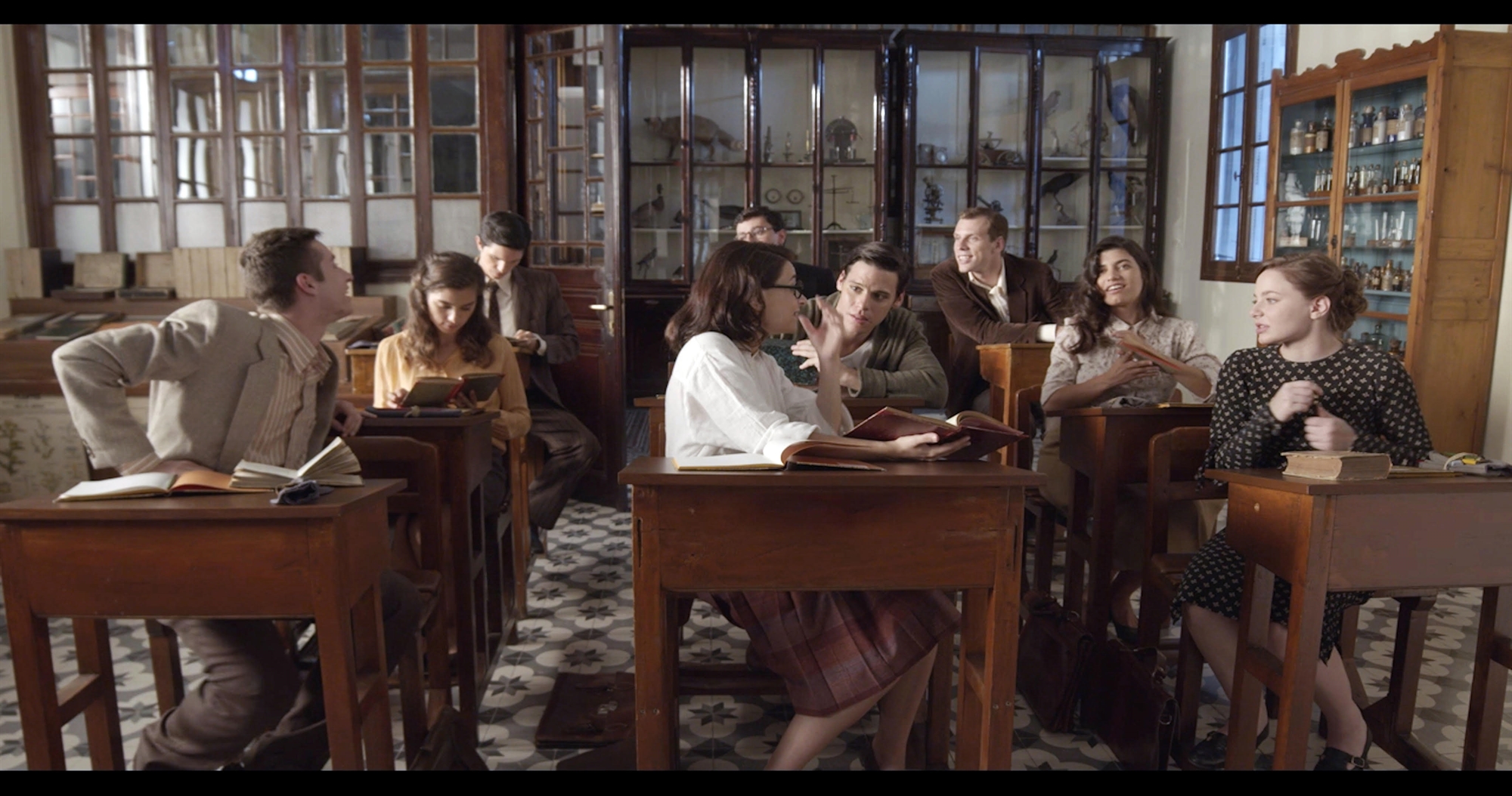 Ο Αλμπέρτο περιμένει το ποδήλατό του-3