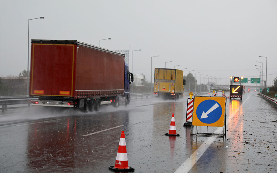 κυκλοφοριακές-ρυθμίσεις-στην-εθνική-561760870