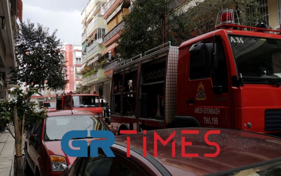 θεσσαλονίκη-φωτιά-σε-διαμέρισμα-στ-561757795