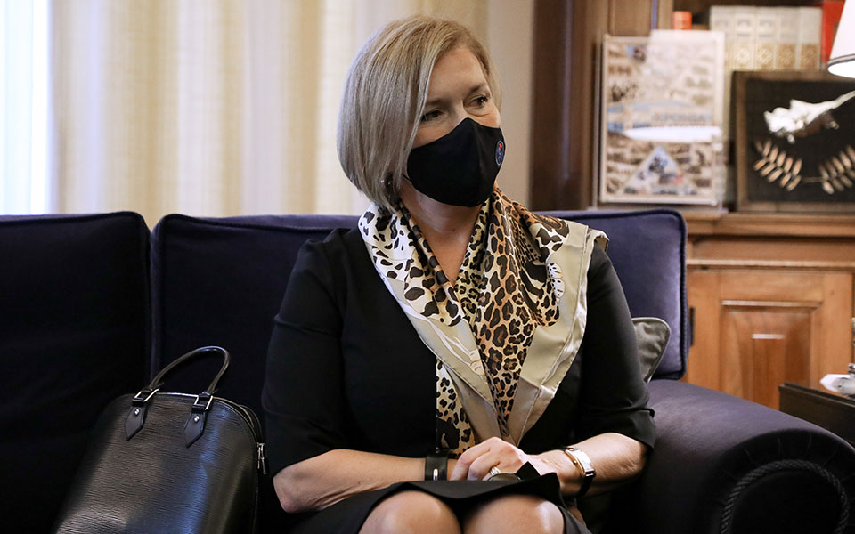 μ-γκάγκα-ο-προσωπικός-γιατρός-θα-πληρώ-561768679