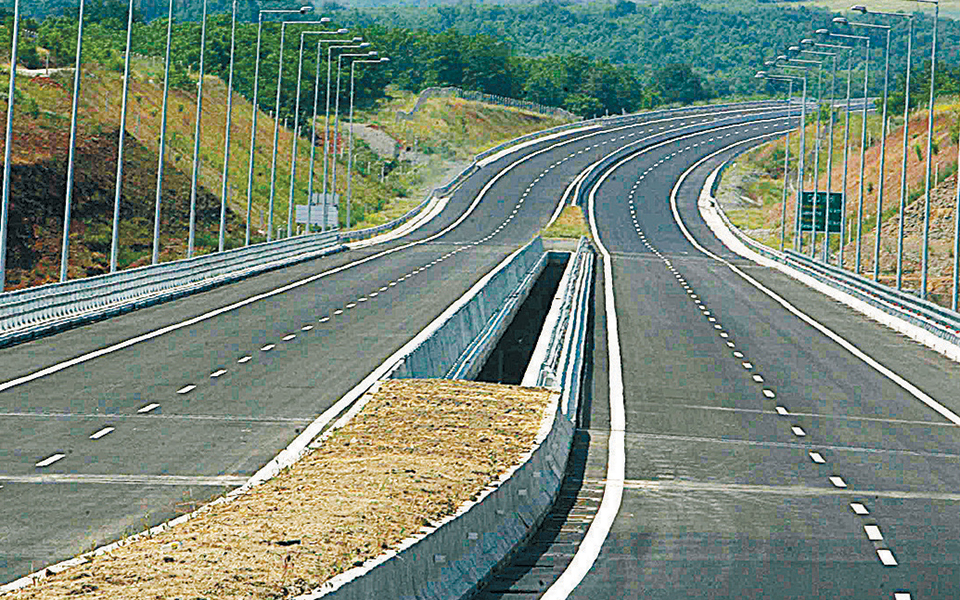 μπαίνουν-μπουλντόζες-στο-πάτρα-πύργ-561750007