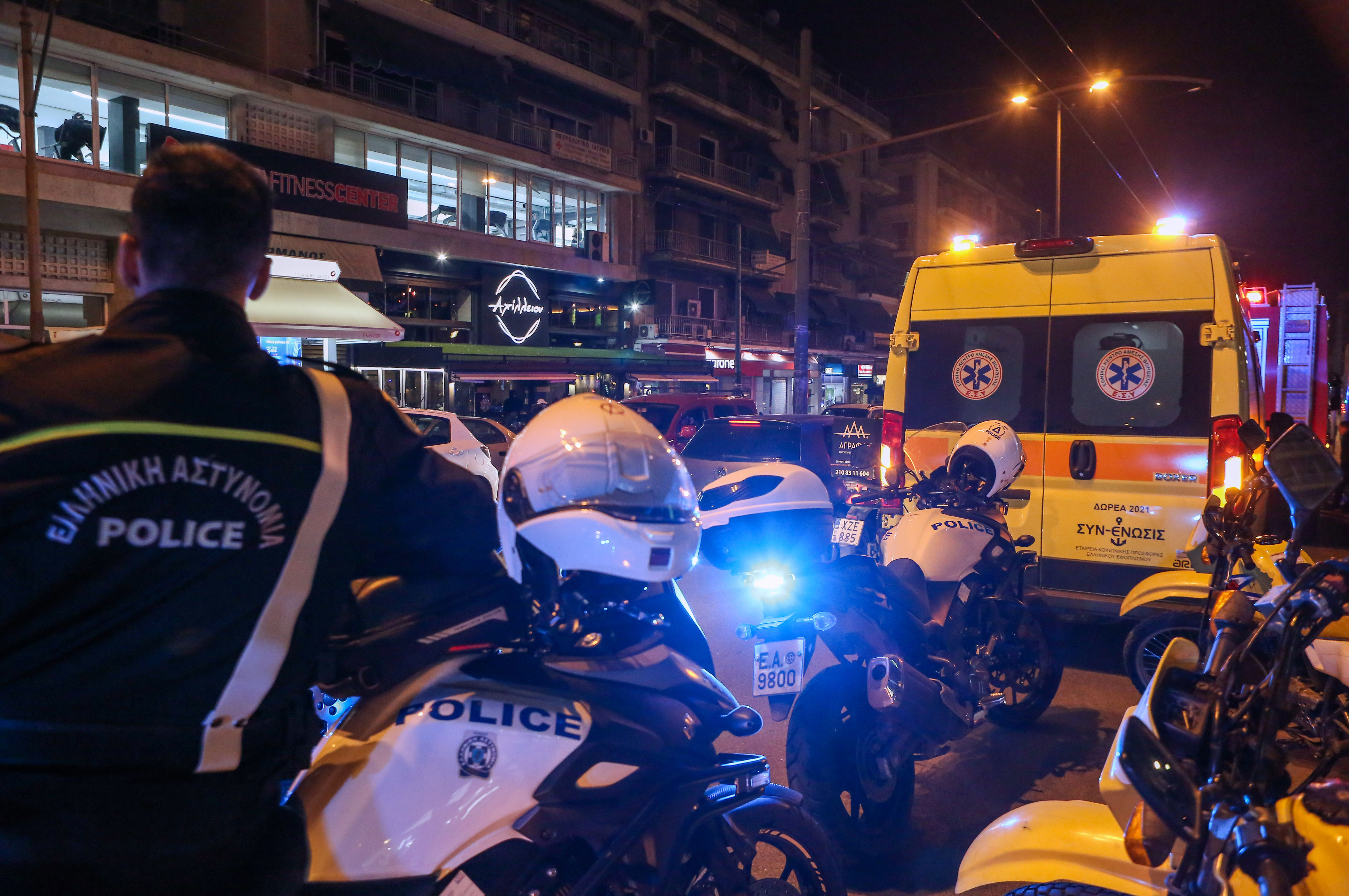 Κάτω Πατήσια: Χωρίς τις αισθήσεις του ανασύρθηκε ο άνδρας που έπεσε στις γραμμές του ΗΣΑΠ-1