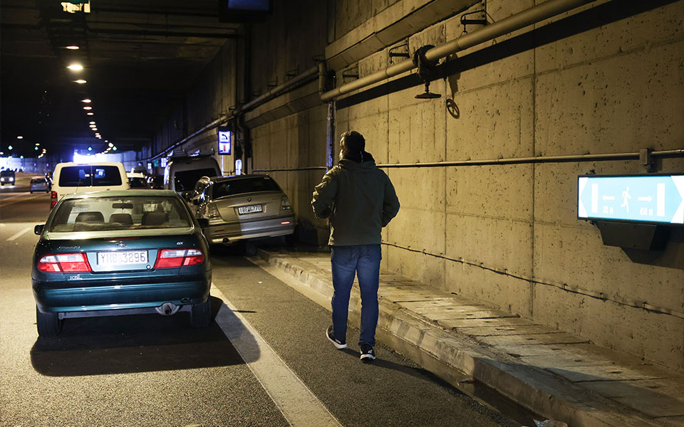 κακοκαιρία-ελεύθερη-η-κυκλοφορία-των-561760492