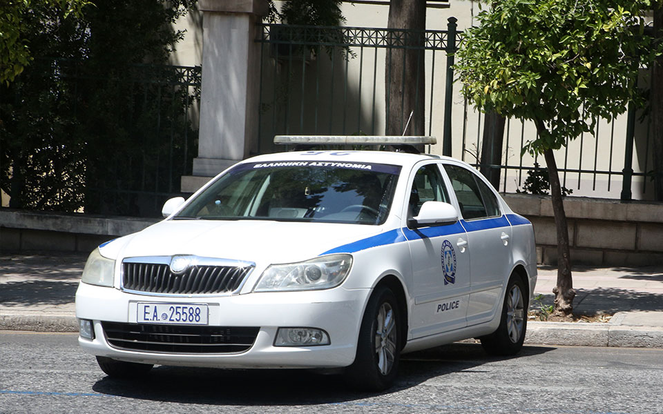 καταδίωξη-τα-ξημερώματα-στη-γλυφάδα-μ-561771925