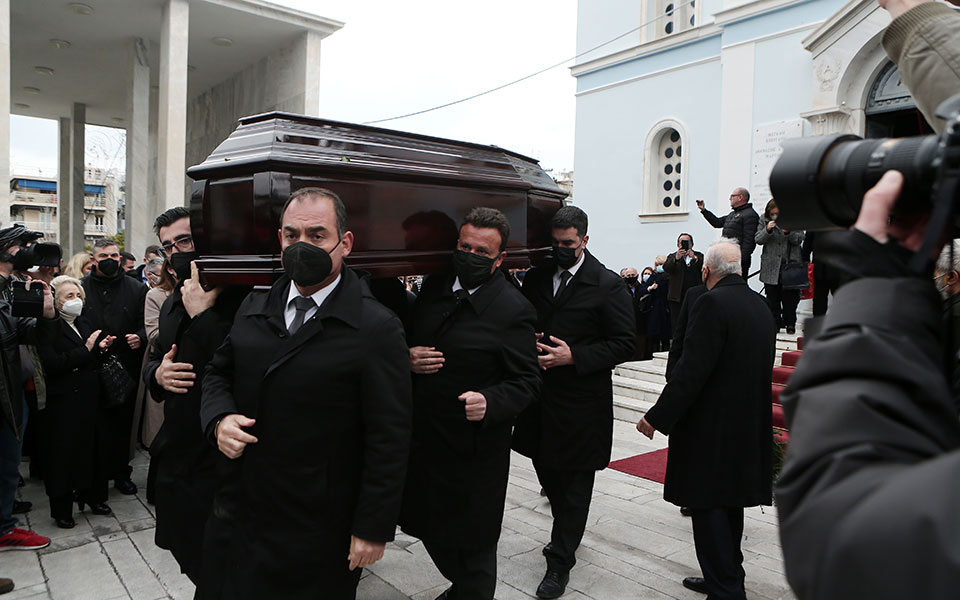 Δημήτρης Τσοβόλας: Θλίψη στην κηδεία του πρώην υπουργού-1