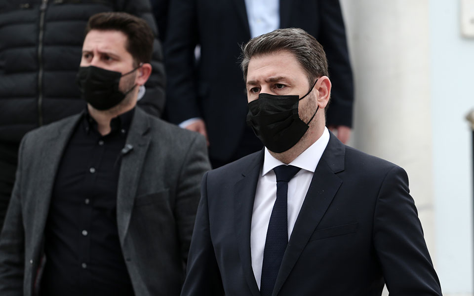 Δημήτρης Τσοβόλας: Θλίψη στην κηδεία του πρώην υπουργού-3