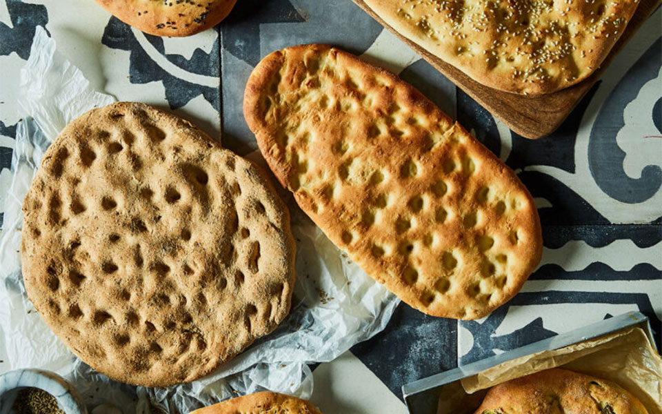 λαγάνα-9-συνταγές-για-το-ψωμί-της-καθαρ-561746719