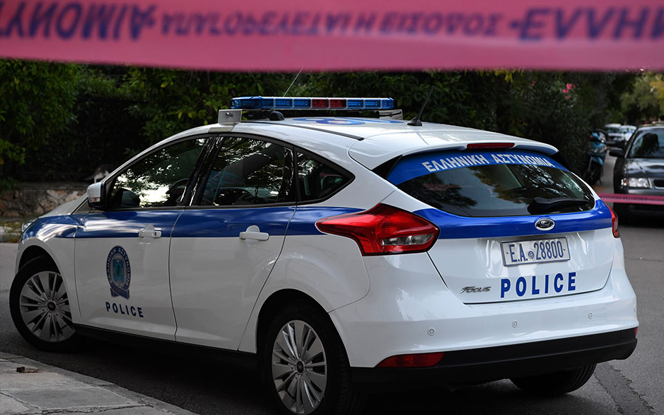 παλαιό-φάληρο-ένοπλη-ληστεία-σε-υποκα-561775573