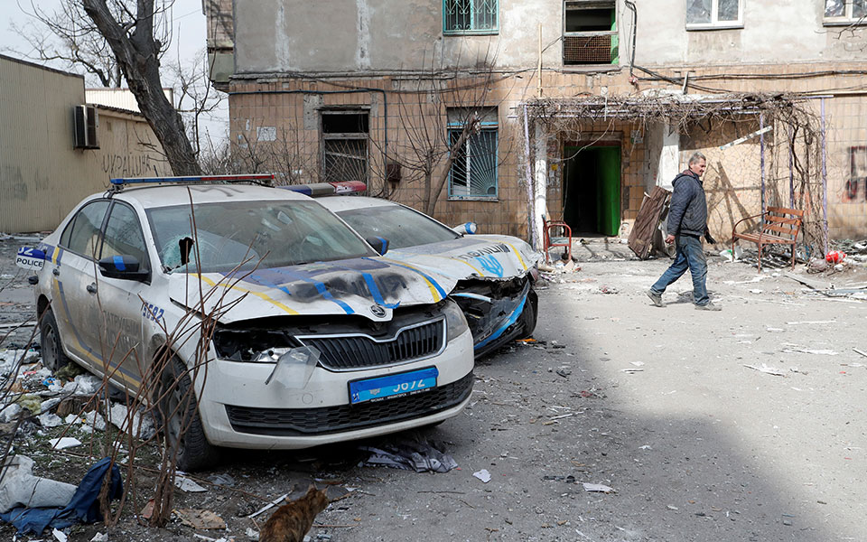 Πόλεμος στην Ουκρανία: Η ισοπέδωση της Μαριούπολης μέσα από 15 καρέ-9