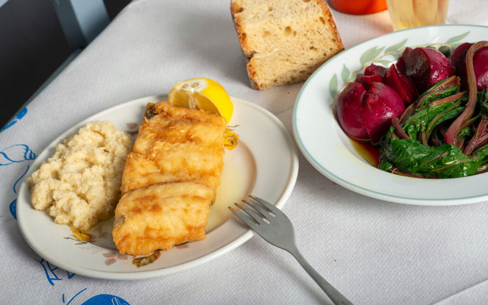 πού-τρώμε-καλό-τηγανητό-μπακαλιάρο-στ-561778048